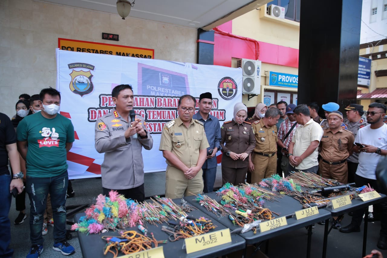 Ketua DPRD Makassar Hadiri Kegiatan Pemusnahan Ratusan Sajam di Polrestabes